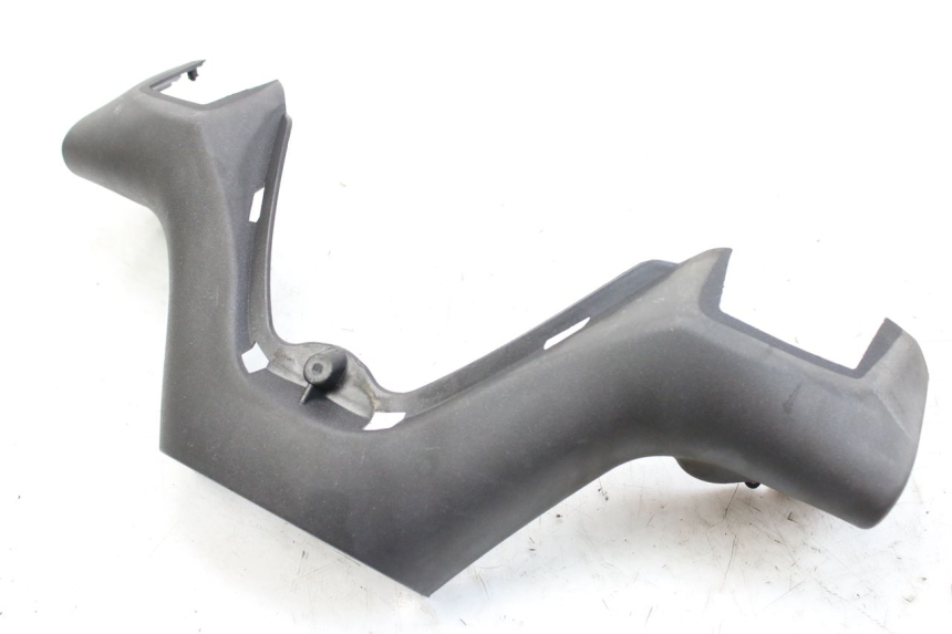 photo de HANDLEBAR COVER FRONT PIAGGIO X9 EVOLUTION 125 (2003 - 2007) - Zoom on usage condition