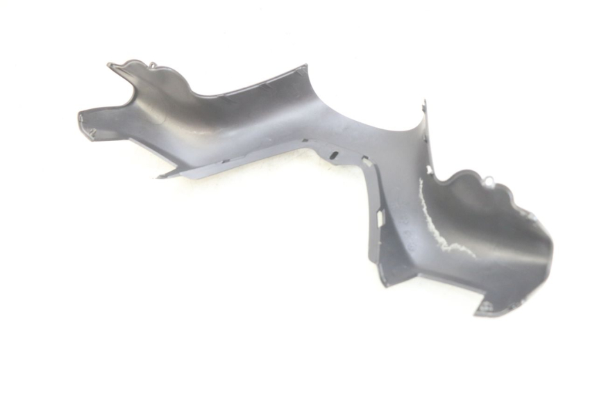 photo de HANDLEBAR COVER FRONT PIAGGIO X9 125 (2000 - 2003) - Zoom on usage condition