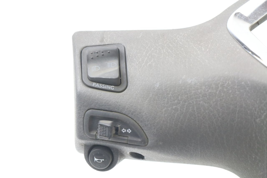 photo de HANDLE BAR PANEL SWITCH PIAGGIO LIBERTY 125 (2009 - 2013) - Surface and material condition