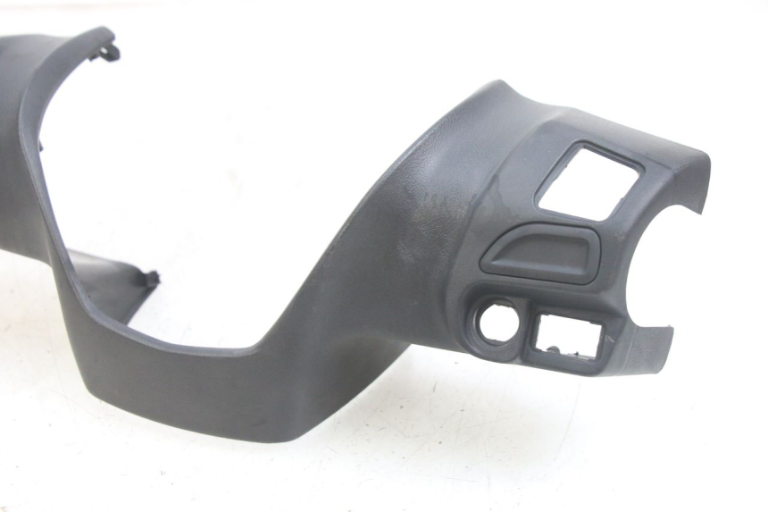 photo de HANDLEBAR SWITCH COVER PIAGGIO MEDLEY 125 (2016 - 2023) - Technical close-up