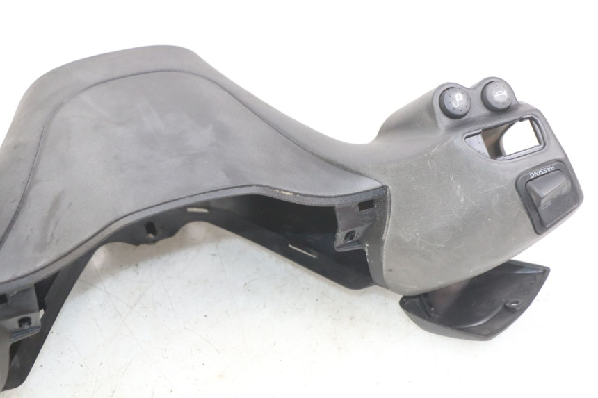 photo de HANDLEBAR SWITCH COVER PIAGGIO XEVO - X EVO 125 (2007 - 2017) - Component detail