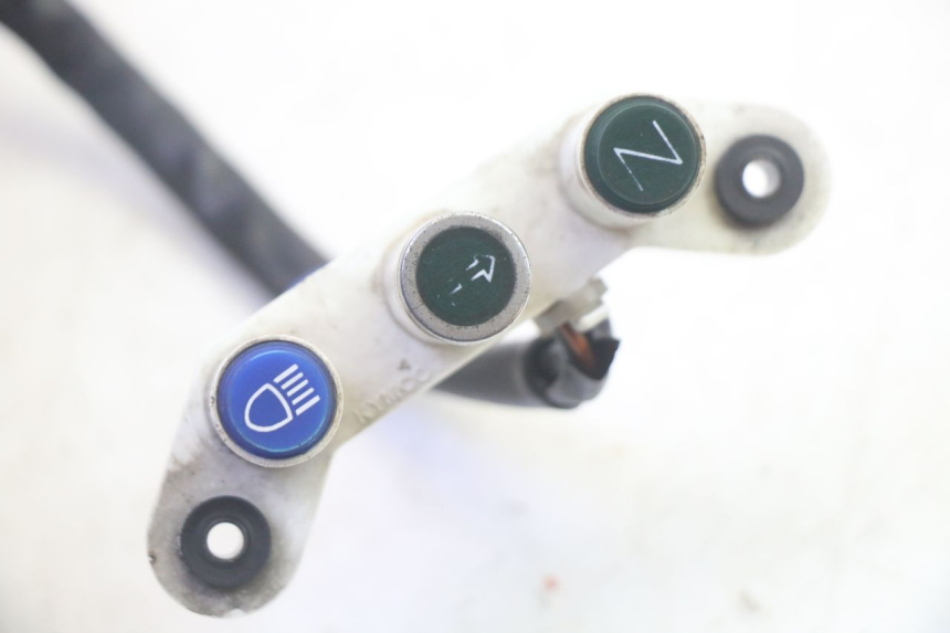 photo de HANDLE BAR PANEL SWITCH KYMCO ZING 125 (1997 - 2003) - Component detail