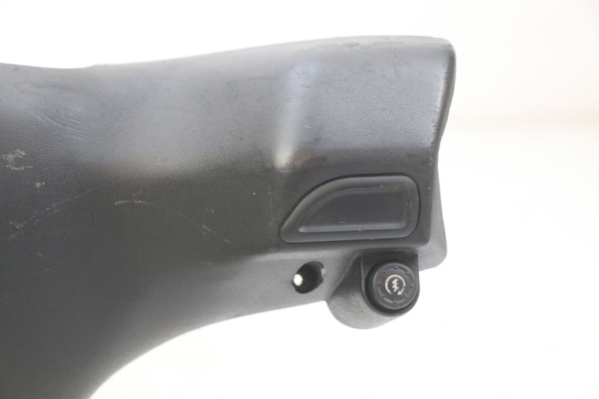 photo de HANDLEBAR SWITCH COVER PIAGGIO ZIP 4T 50 (2018 - 2020) - Surface and material condition
