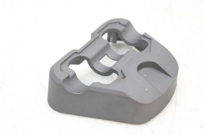 photo de HANDLEBAR COVER SYM CROX 4T 50 (2016 - 2023) - Zoom on usage condition