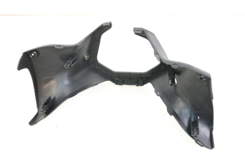 photo de HANDLEBAR COVER KYMCO DINK STREET 125 (2009 - 2014) - Technical close-up