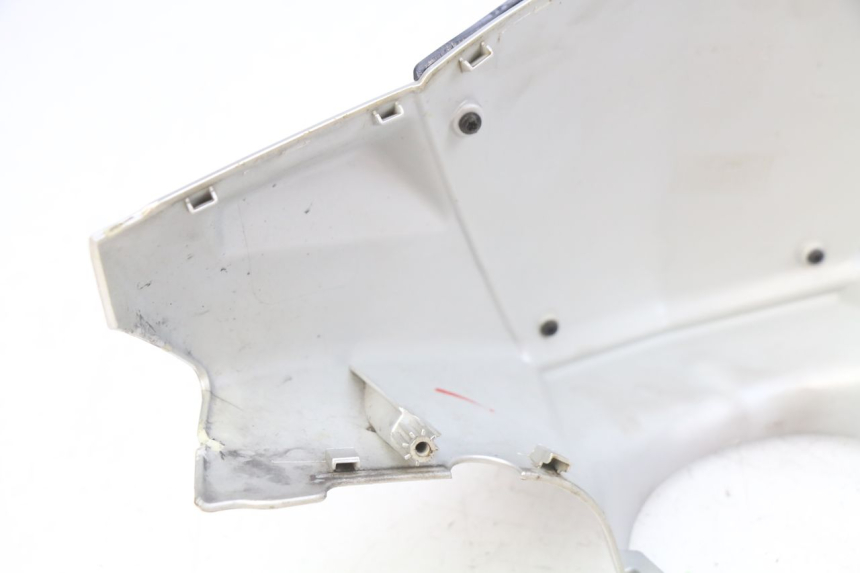 photo de HANDLEBAR COVER PEUGEOT KISBEE 2T 50 (2010 - 2017) - High-resolution close-up