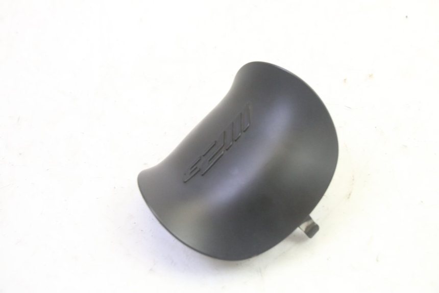 photo de HANDLE BAR PANEL PIAGGIO MP3 HPE 350 (2018 - 2020) - Zoom on usage condition