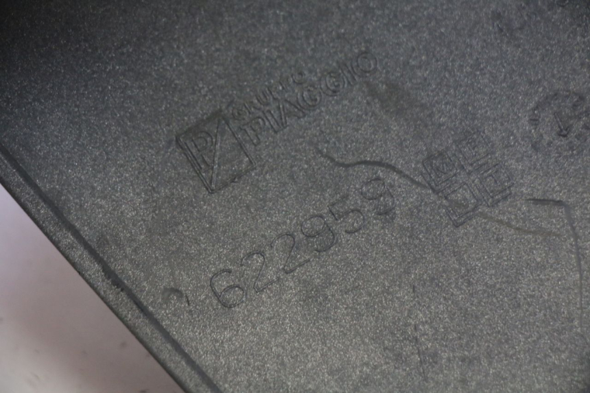 photo de HANDLEBAR COVER PIAGGIO MP3 LT 400 (2007 - 2012) - Product overview