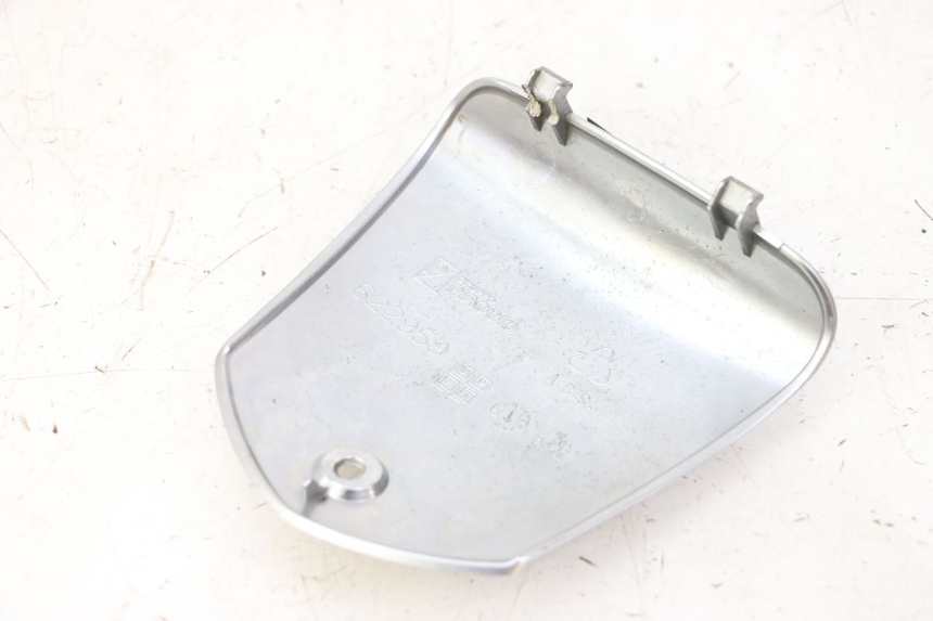 photo de HANDLE BAR PANEL PIAGGIO MP3 RL 250 (2006 - 2010) - Zoom on usage condition