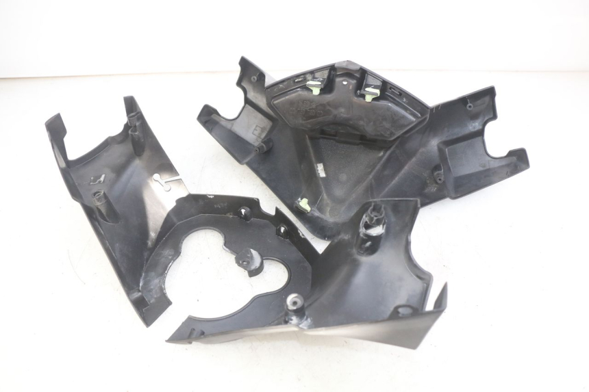 photo de HANDLEBAR COVER PEUGEOT SATELIS 125 (2006 - 2009) - Additional view of the item