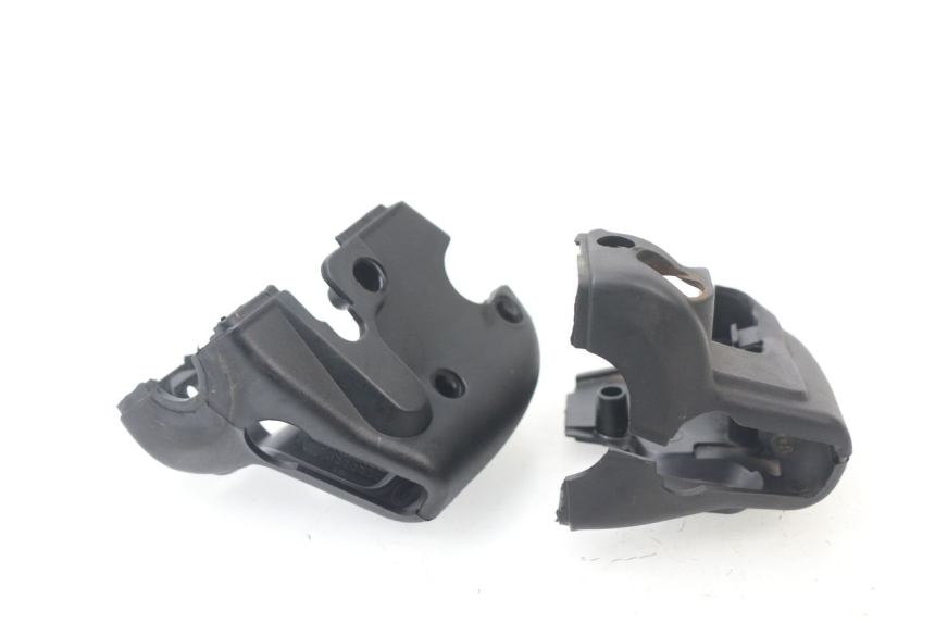 photo de HANDLE BAR PANEL APRILIA SCARABEO GT 125 (1999 - 2007) - Alternative perspective