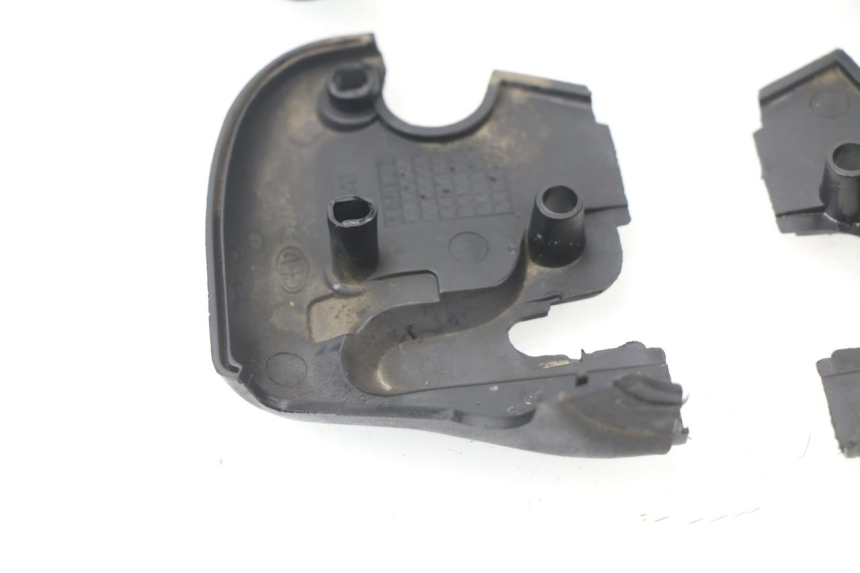 photo de HANDLE BAR PANEL APRILIA SCARABEO GT 125 (1999 - 2007) - Checked used part