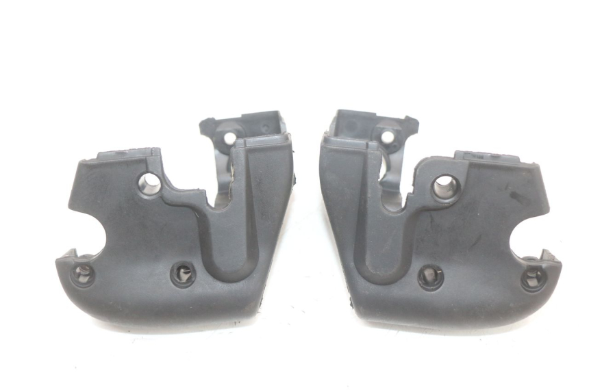 photo de HANDLE BAR PANEL APRILIA SCARABEO GT 125 (1999 - 2007) - Component detail