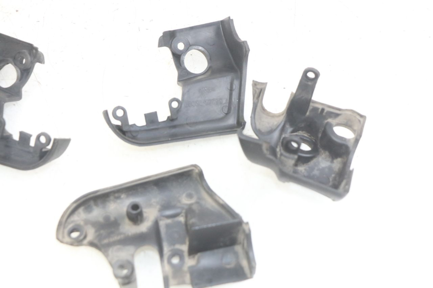 photo de HANDLEBAR COVER APRILIA SCARABEO LIGHT 125 (2007 - 2011) - Alternative perspective