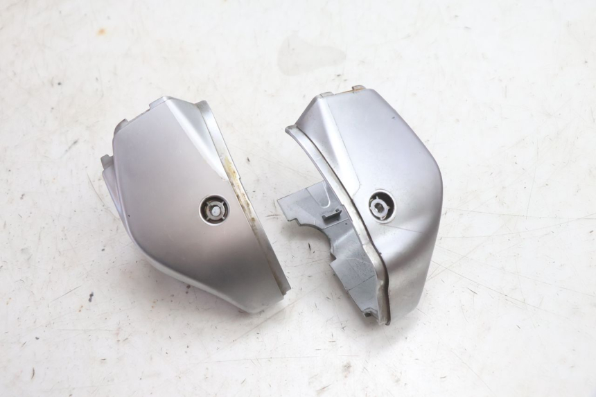 photo de HANDLEBAR COVER PIAGGIO VESPA PRIMAVERA 2T 50 (2013 - 2018) - Component detail