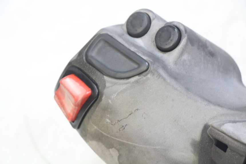 photo de HANDLEBAR COVER PIAGGIO X9 EVOLUTION 125 (2003 - 2007) - Zoom on usage condition