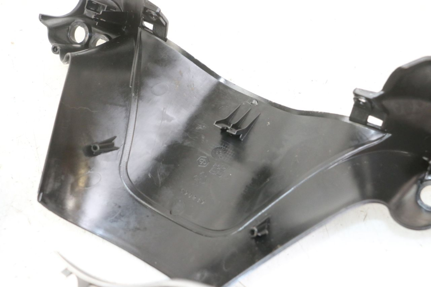 photo de HANDLEBAR COVER PIAGGIO XEVO - X EVO 125 (2007 - 2017) - High-resolution close-up