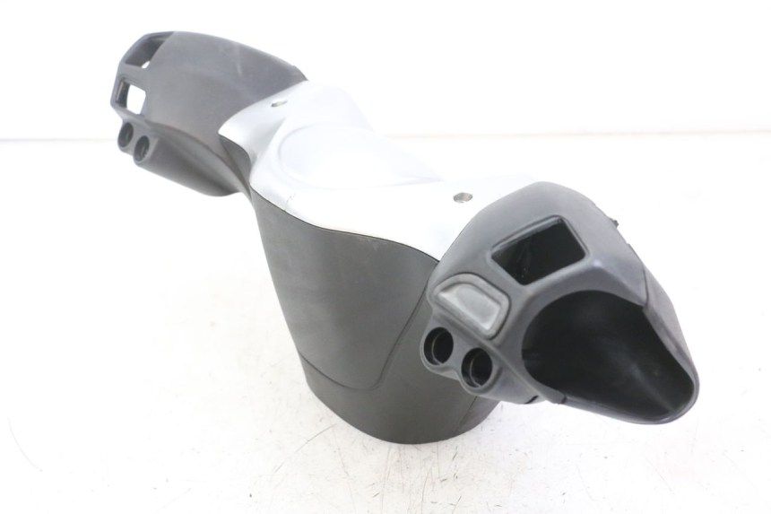 photo de HANDLEBAR COVER PIAGGIO XEVO - X EVO 125 (2007 - 2017) - Fixing points details