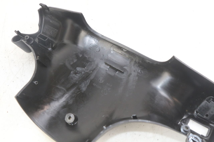 photo de HANDLEBAR COVER PIAGGIO ZIP 2T 50 (2009 - 2019) - Component zoom
