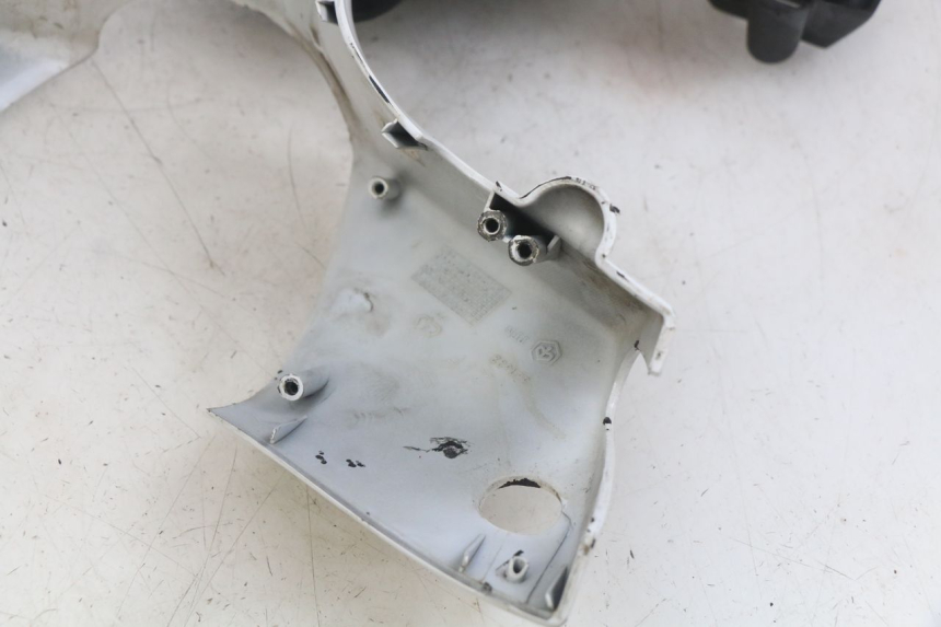 photo de HANDLEBAR COVER PIAGGIO ZIP 2T 50 (2009 - 2019) - Focus on structure