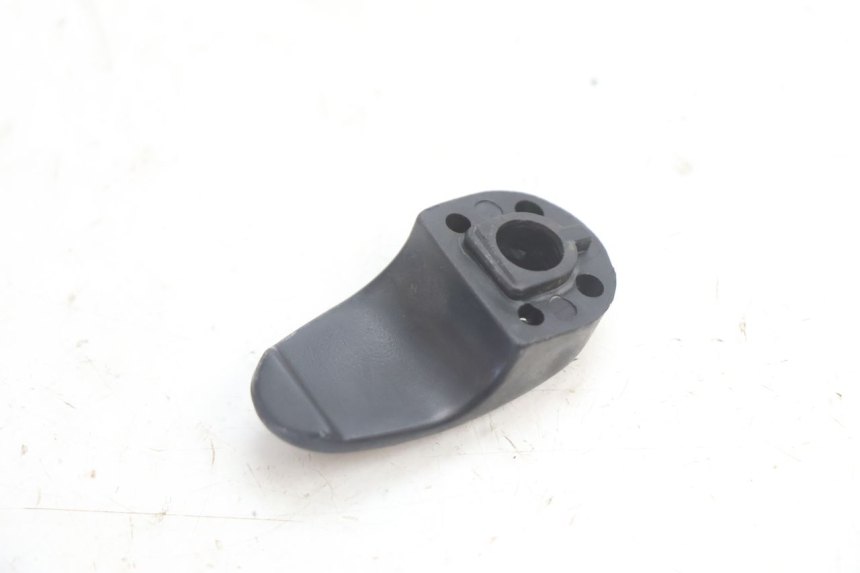 photo de LUGGAGE HOOK KYMCO AGILITY 4T 50 (2005 - 2018) - Zoom on usage condition