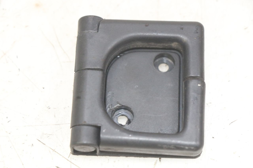 photo de LUGGAGE HOOK PEUGEOT CITYSTAR AIR 125 (2014 - 2017) - Zoom on usage condition