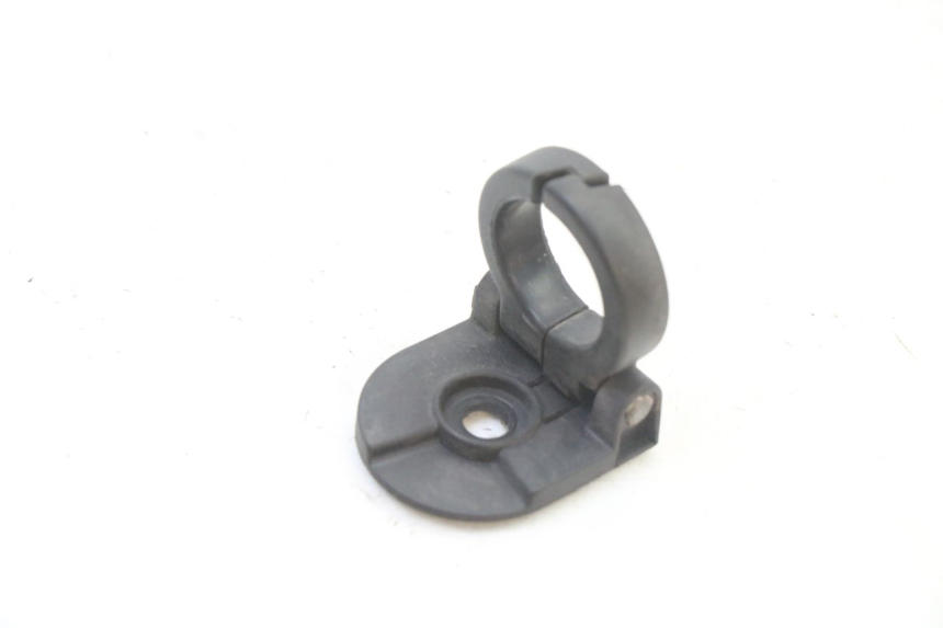 photo de LUGGAGE HOOK SYM FIDDLE 3 III 125 (2014 - 2020) - Zoom on usage condition