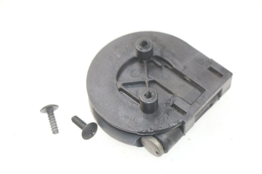 photo de LUGGAGE HOOK PIAGGIO FLY 2T 50 (2004 - 2017) - Zoom on usage condition