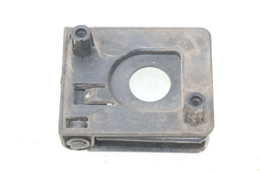 photo de LUGGAGE HOOK PEUGEOT KISBEE 2T 50 (2010 - 2017) - Zoom on usage condition