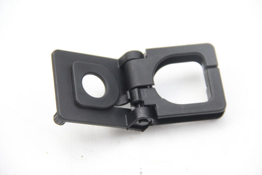 photo de LUGGAGE HOOK PEUGEOT KISBEE 4T 50 (2018 - 2022) - Zoom on usage condition