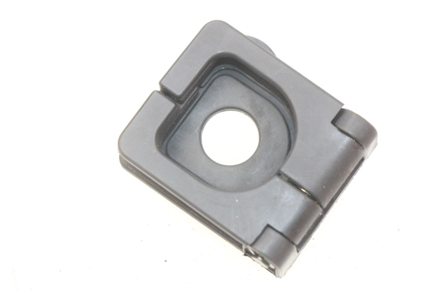 photo de LUGGAGE HOOK PEUGEOT KISBEE 4T 50 (2018 - 2022) - Zoom on usage condition