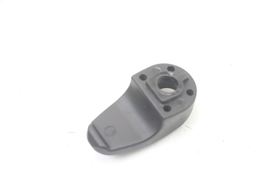 photo de BAG HOOK PEUGEOT TWEET 4T 50 (2023 - 2025) - Zoom on usage condition