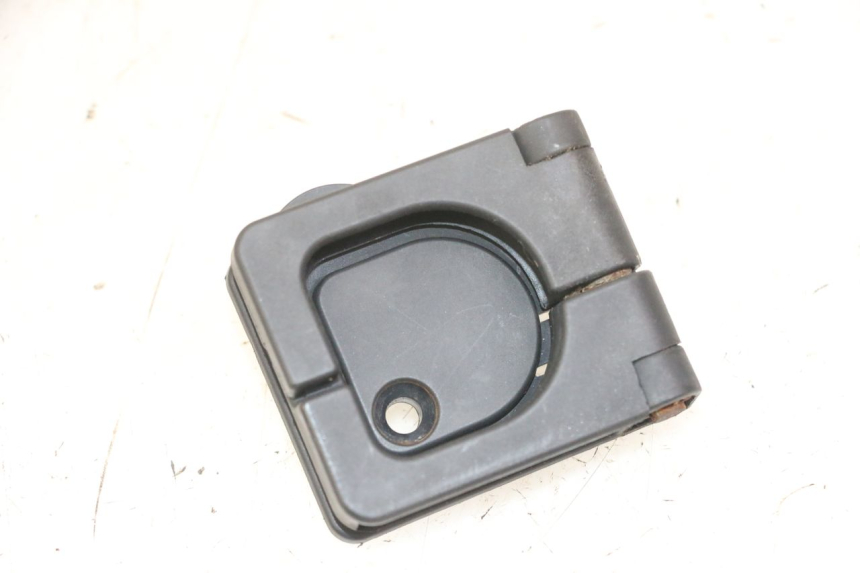 photo de BAG HOOK PEUGEOT VIVACITY 125 (2010 - 2017) - Zoom on usage condition