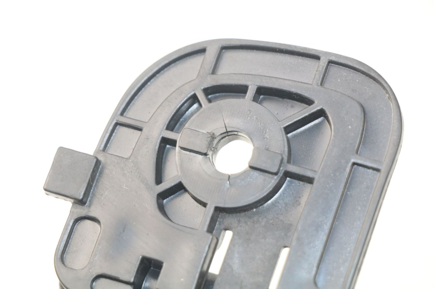 photo de LUGGAGE HOOK JM MOTORS SANTANA 50 (2014 - 2023) - Component detail