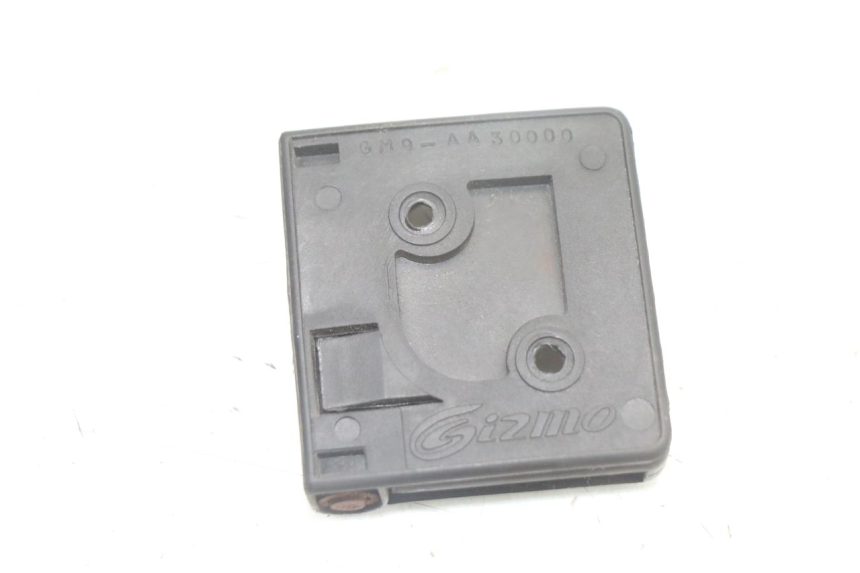 photo de LUGGAGE HOOK PEUGEOT SATELIS COMPRESSOR K15 125 (2006 - 2009) - Alternative perspective