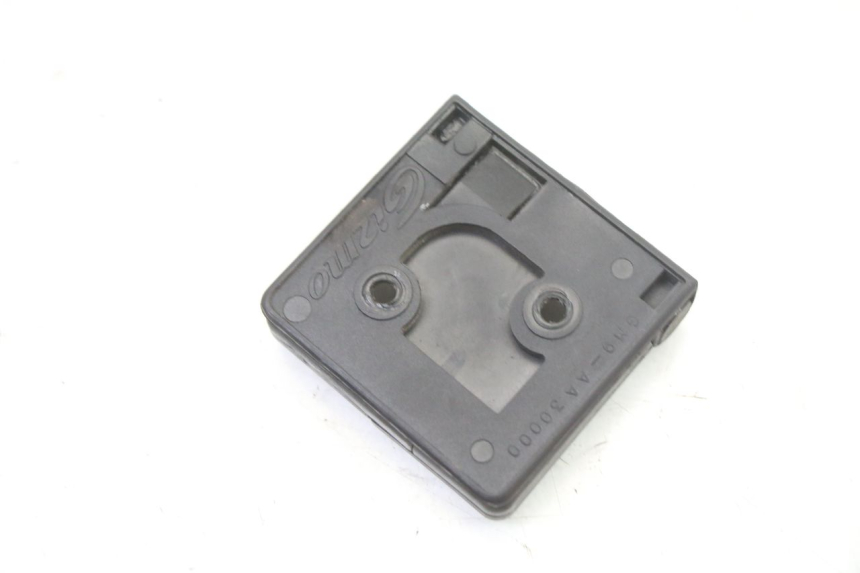 photo de LUGGAGE HOOK PEUGEOT SATELIS COMPRESSOR K15 125 (2006 - 2009) - Technical close-up