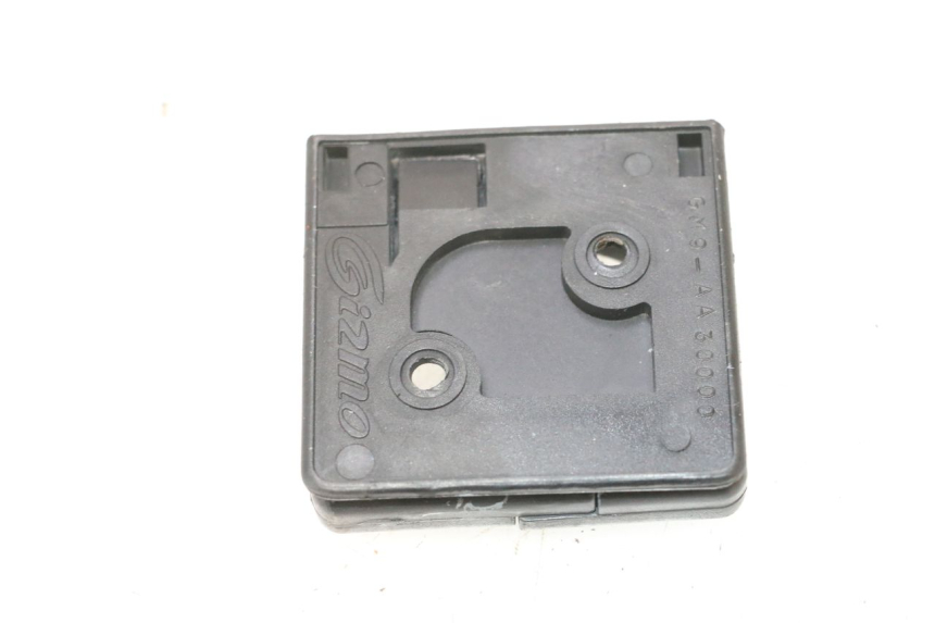 photo de LUGGAGE HOOK PEUGEOT SATELIS COMPRESSOR K15 125 (2006 - 2009) - Alternative perspective