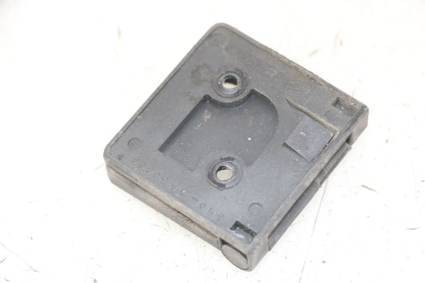 photo de BAG HOOK PEUGEOT SATELIS 125 (2013 - 2018) - Zoom on usage condition