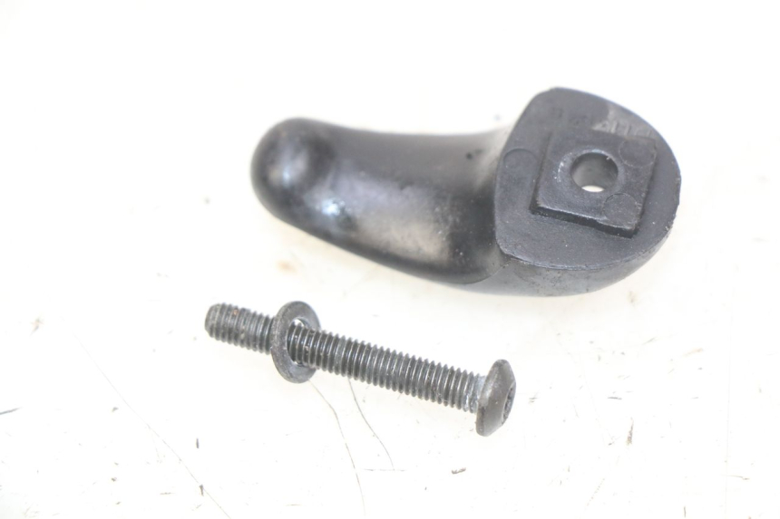 photo de LUGGAGE HOOK APRILIA SCARABEO 100 (2003 - 2012) - Component detail