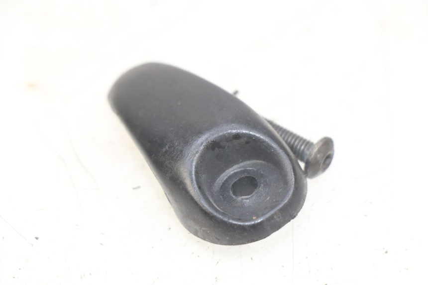 photo de LUGGAGE HOOK APRILIA SCARABEO 100 (2003 - 2012) - Zoom on usage condition