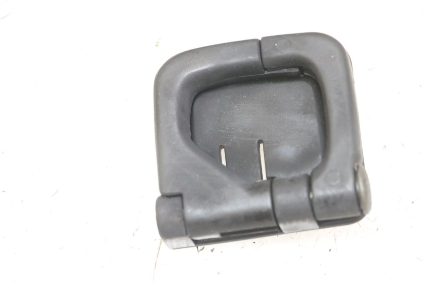 photo de BAG HOOK PIAGGIO SUPER LX 125 (2000 - 2003) - Component detail