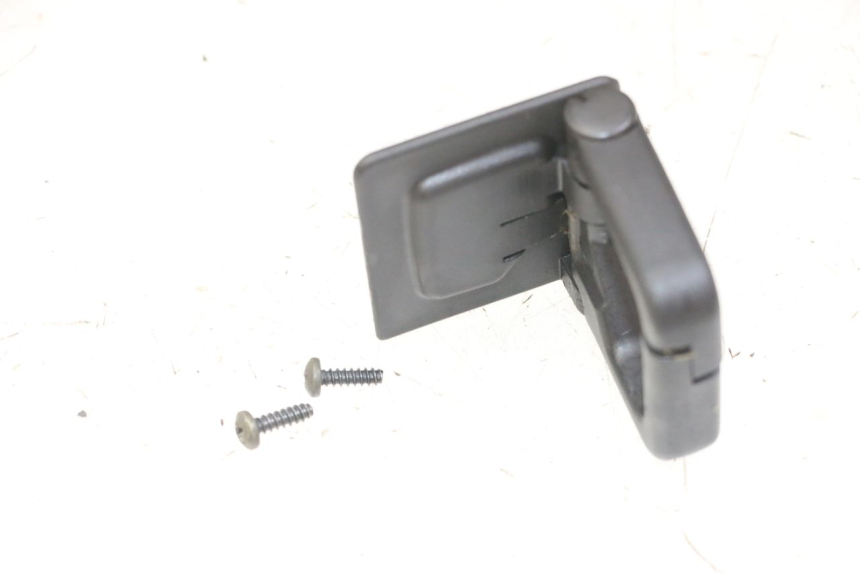 photo de LUGGAGE HOOK APRILIA SXR 50 (2021 - 2023) - Component detail