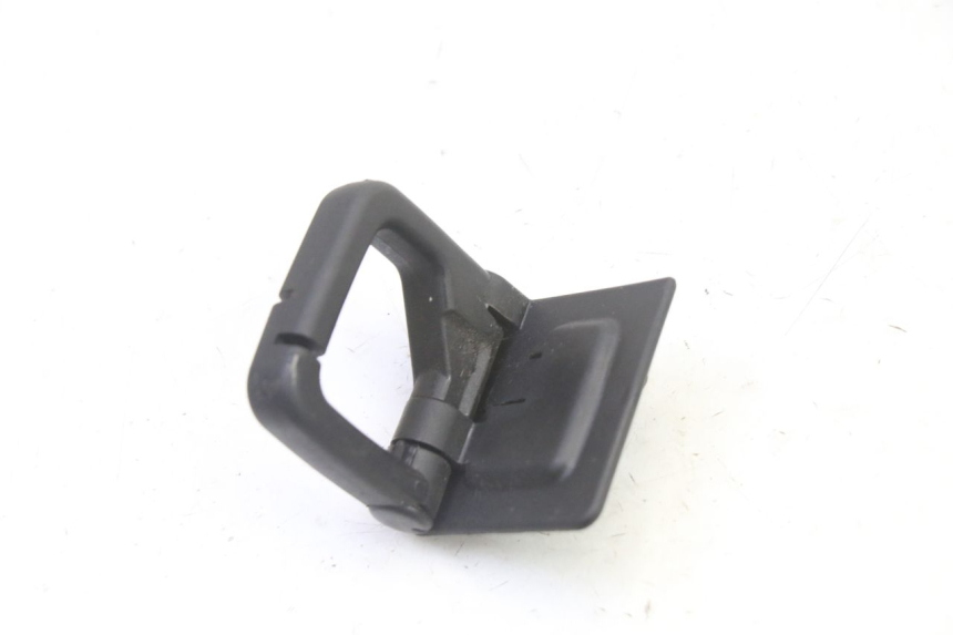 photo de LUGGAGE HOOK APRILIA SXR 50 (2021 - 2023) - Component detail