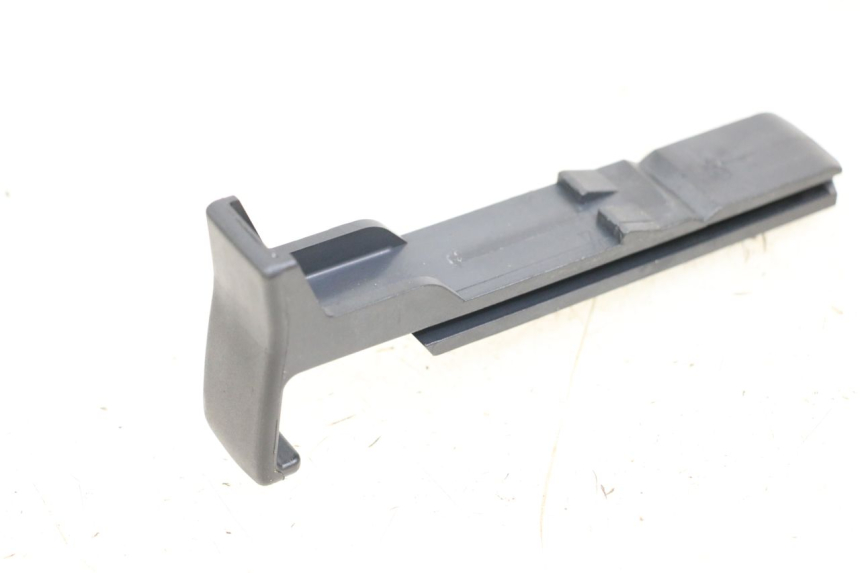 photo de BAG HOOK PIAGGIO VESPA PRIMAVERA 4T 50 (2021 - 2024) - Zoom on usage condition