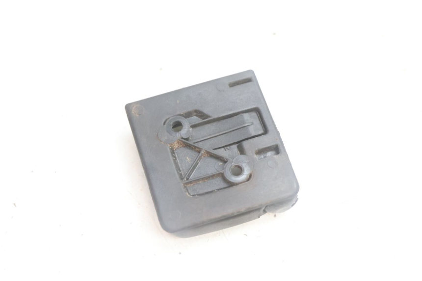 photo de BAG HOOK PEUGEOT VIVACITY 100 (1999 - 2008) - Zoom on usage condition