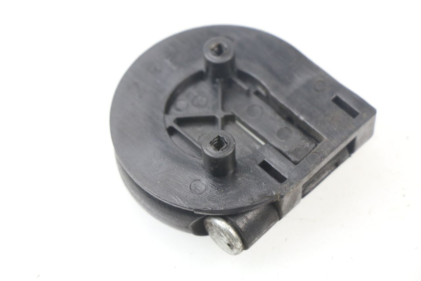 photo de LUGGAGE HOOK PIAGGIO ZIP 4T 50 (2018 - 2020) - Zoom on usage condition