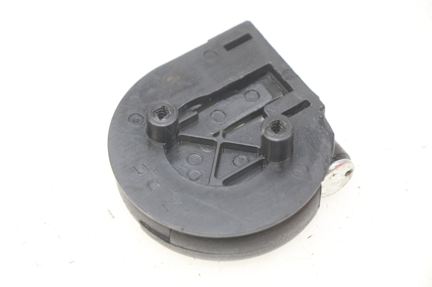 photo de LUGGAGE HOOK PIAGGIO ZIP 4T 50 (2018 - 2020) - Zoom on usage condition