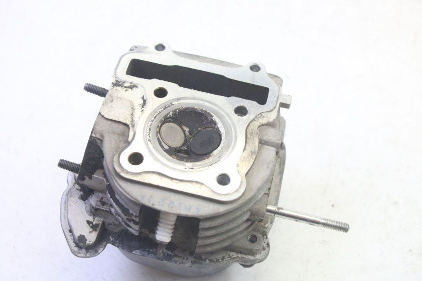 photo de CYLINDER HEAD KYMCO AGILITY 16+ 4T 50 (2018 - 2023) - Technical close-up