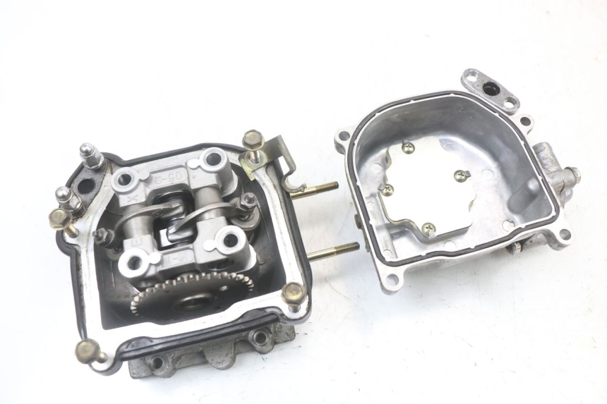 photo de CYLINDER HEAD KYMCO AGILITY 4T 50 (2005 - 2018) - Fixing points details