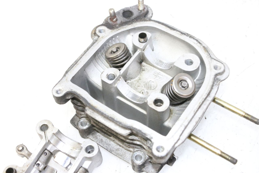 photo de CYLINDER HEAD KYMCO AGILITY 4T 50 (2005 - 2018) - Component zoom